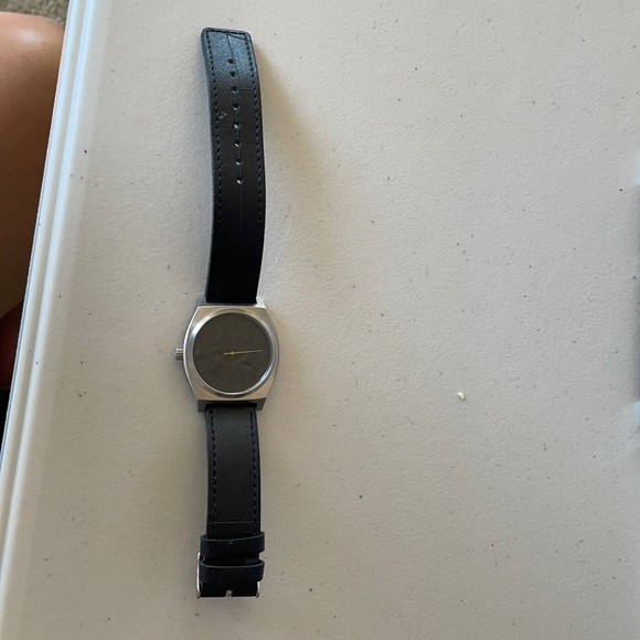 Nixon Time Teller - Picture 1 of 3